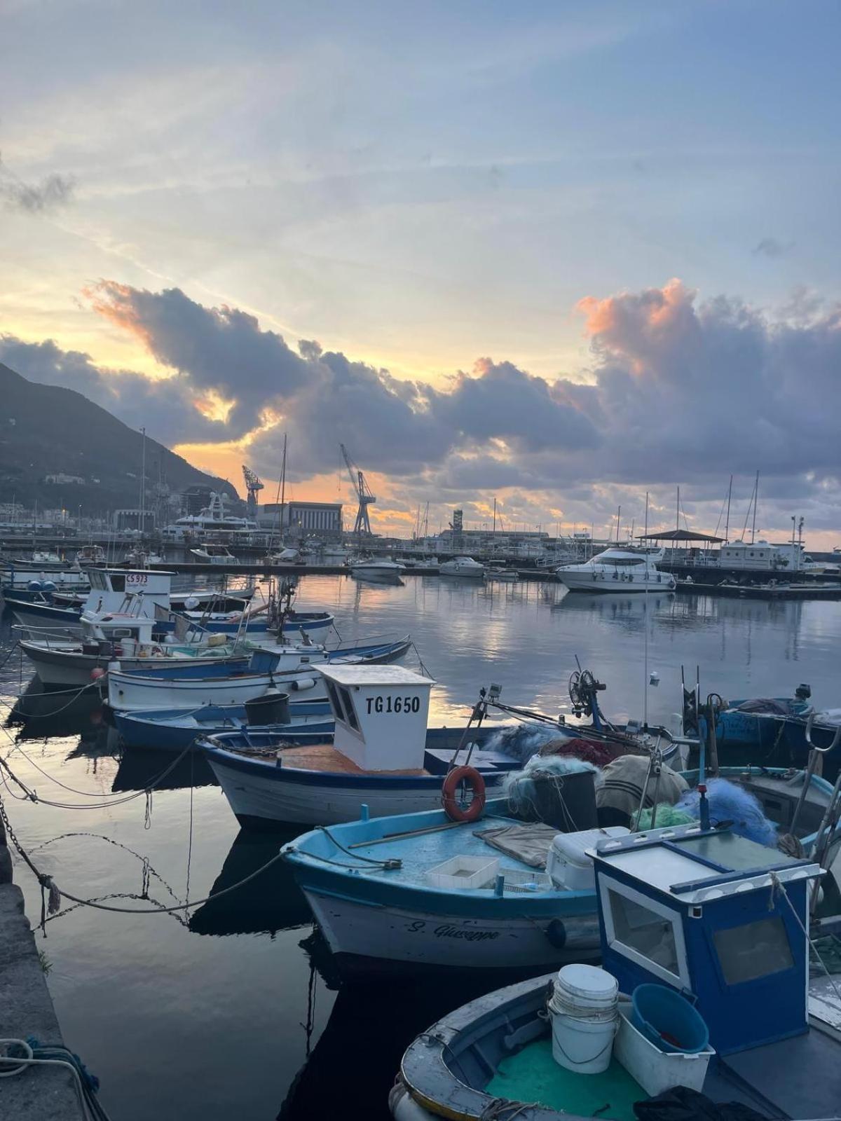 Central Apartment Castellammare di Stabia Zewnętrze zdjęcie